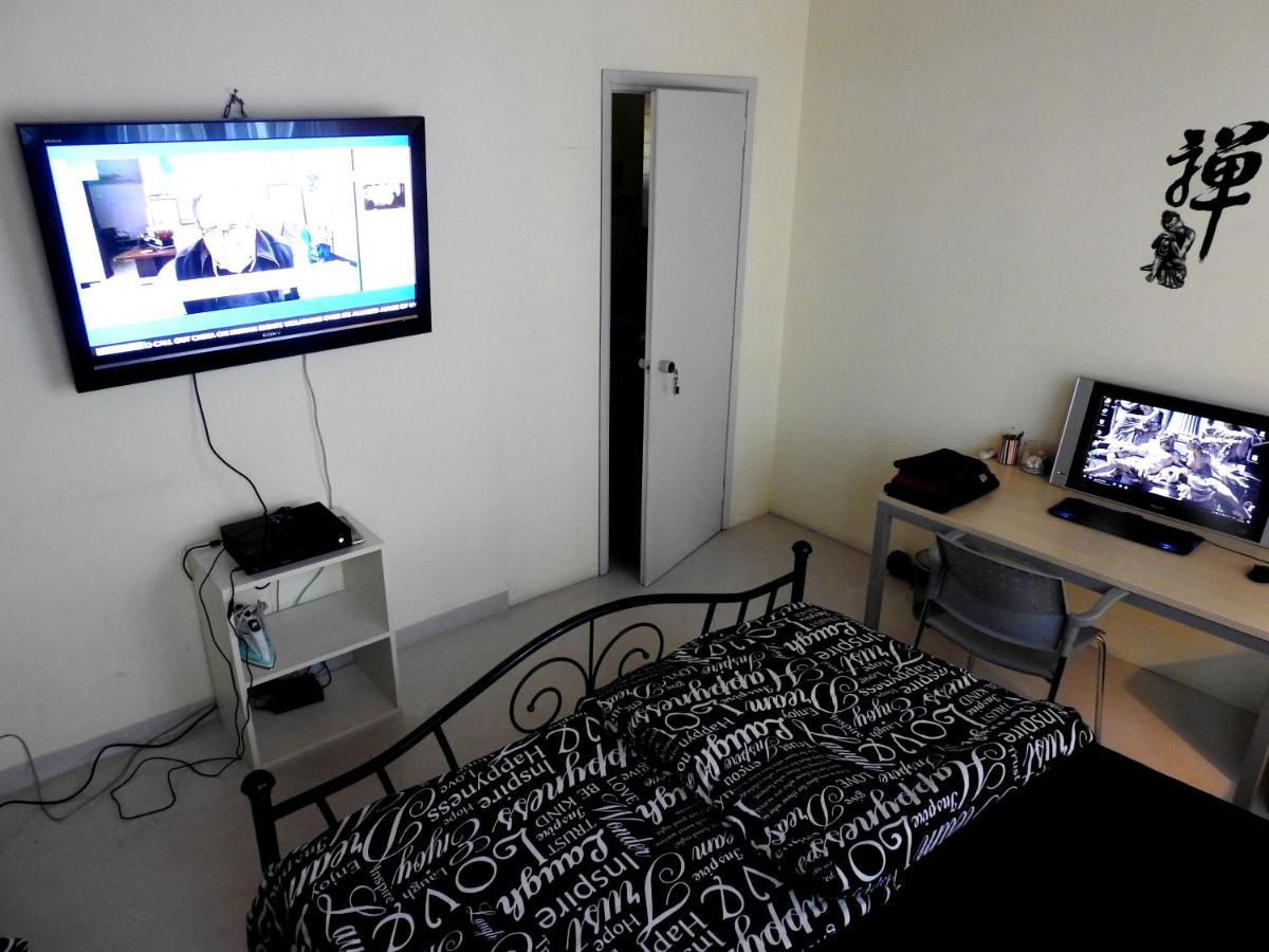 Port Very Near Fast Wi-Fi Netflix Room1 피레아스 외부 사진